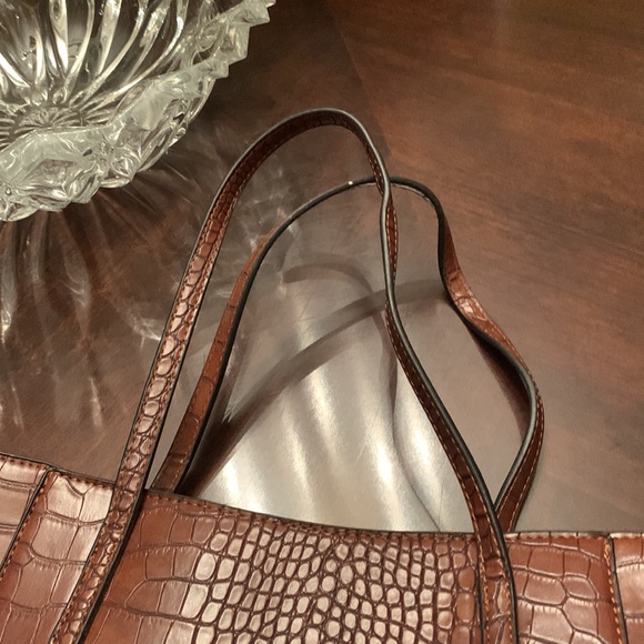 Brown Embossed Croc Satchel Purse. - Picture 7 of 10